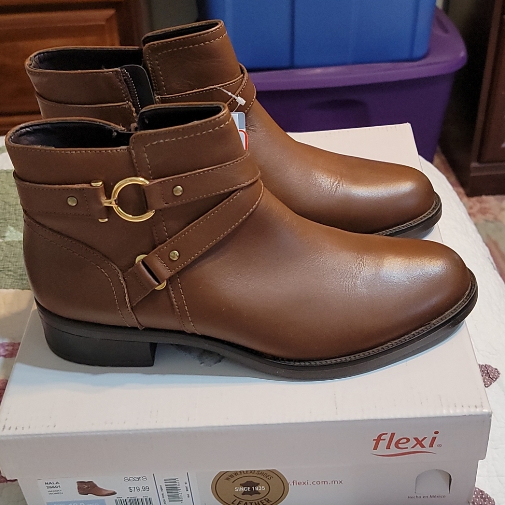 Flexi Nala women's leather ankle boots 10M NIB